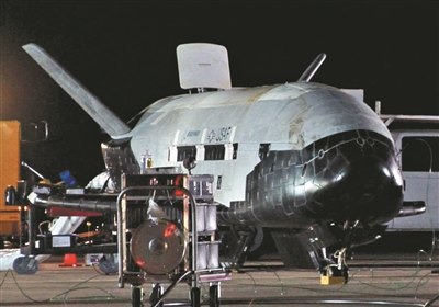 探索宇宙奥秘：X-53型观光火箭带来全新航天体验